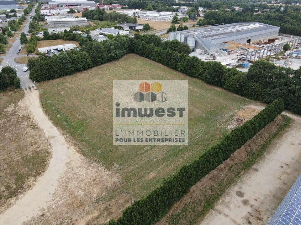 A VENDRE: Terrain à fort potentiel en zone artisanale