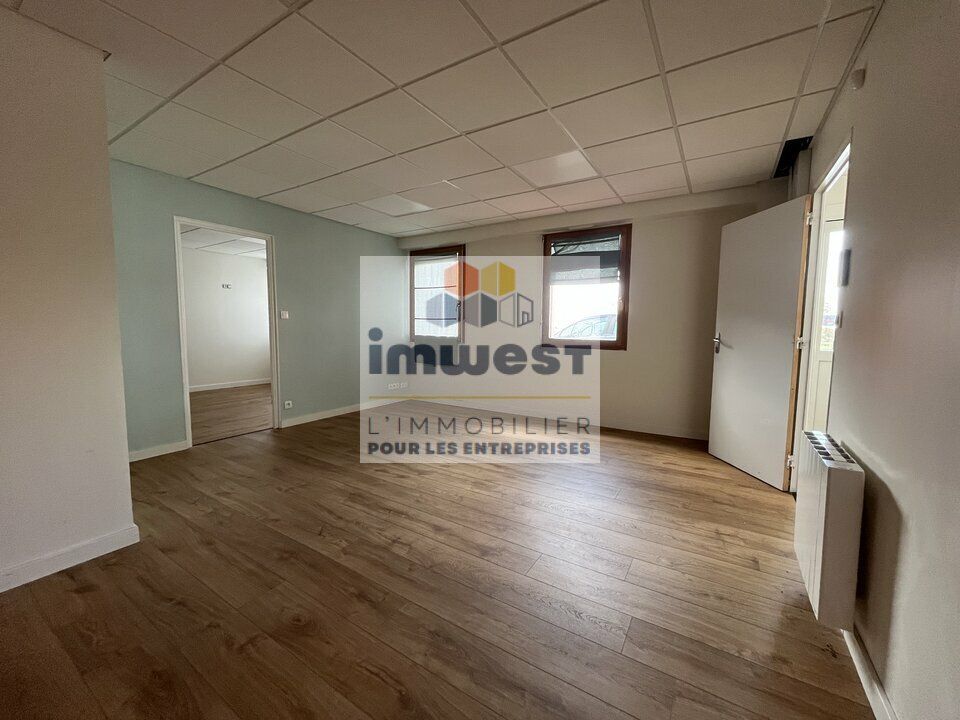 Location local d''activites 148 m² non divisibles