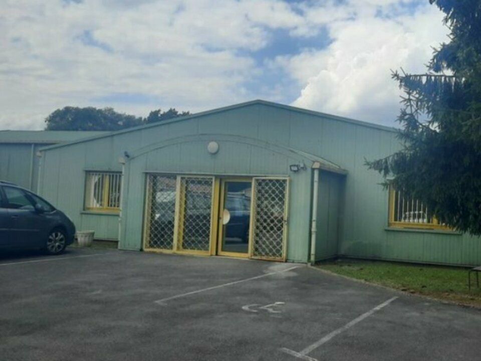 Vente local d''activites 1550 m² non divisibles