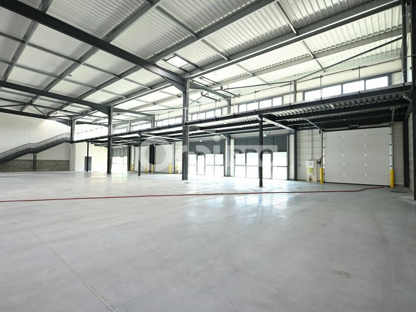 Location local d''activites 854 m² non divisibles