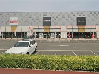 Location local commercial 575 m² non divisibles