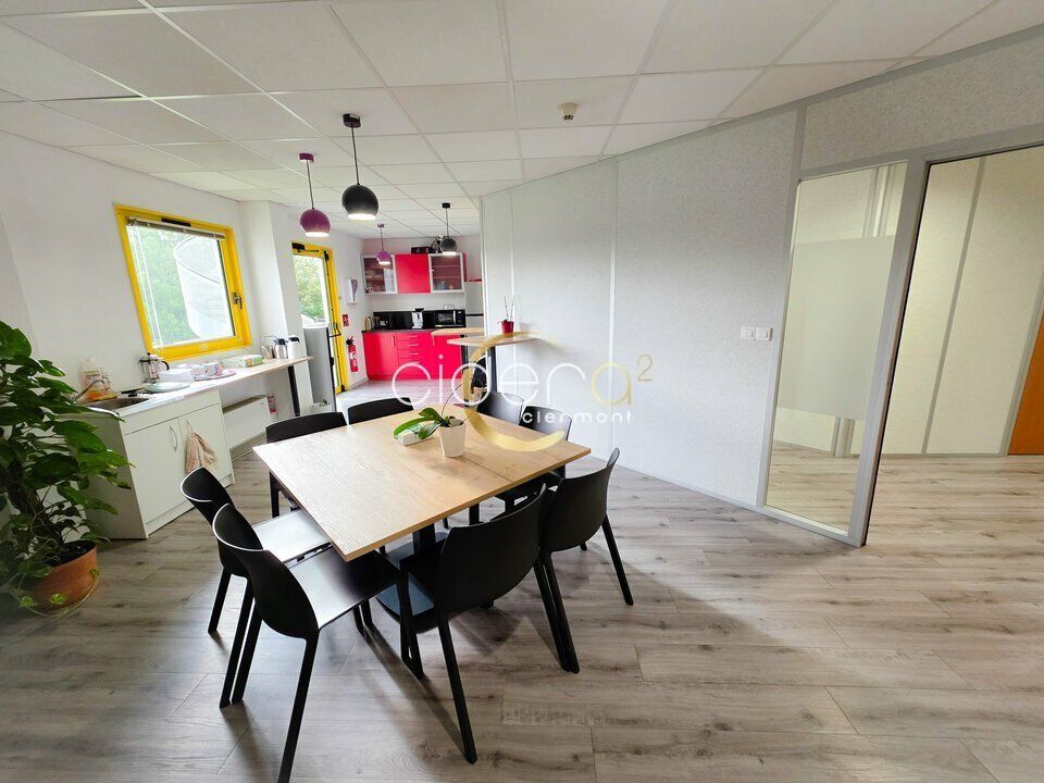 A louer bureaux PMR en 1er étage d'un immeuble ERP 5ème catégorie