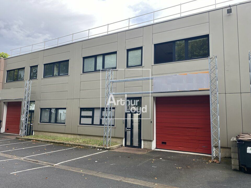 BONDOUFLE ENTREPOT AVEC BUREAUX  A LOUER