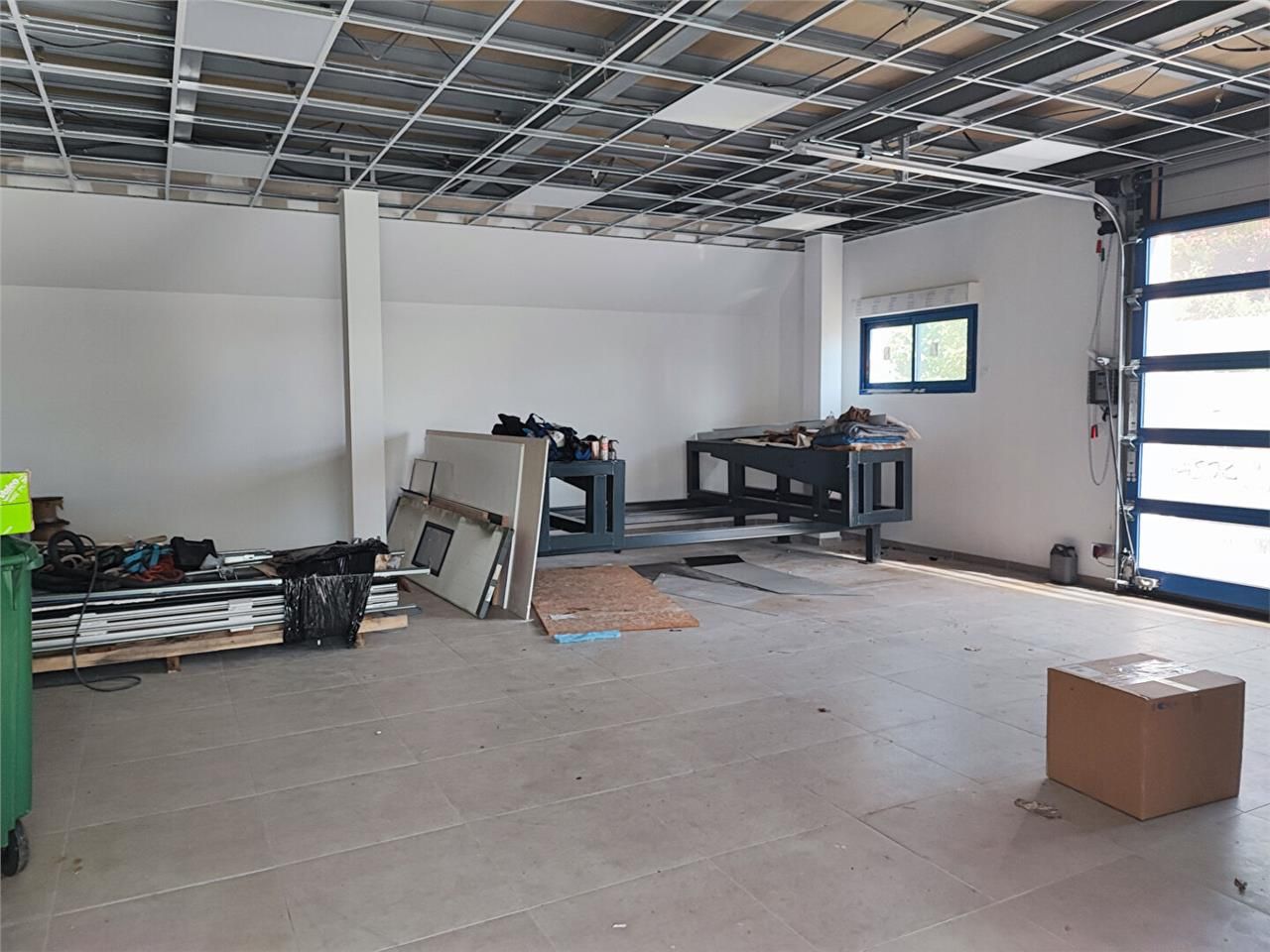 Location local 400.00 m² à BEAUNE LES MINES