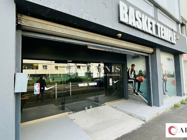 A LOUER - LOCAL COMMERCIAL - 689 M²