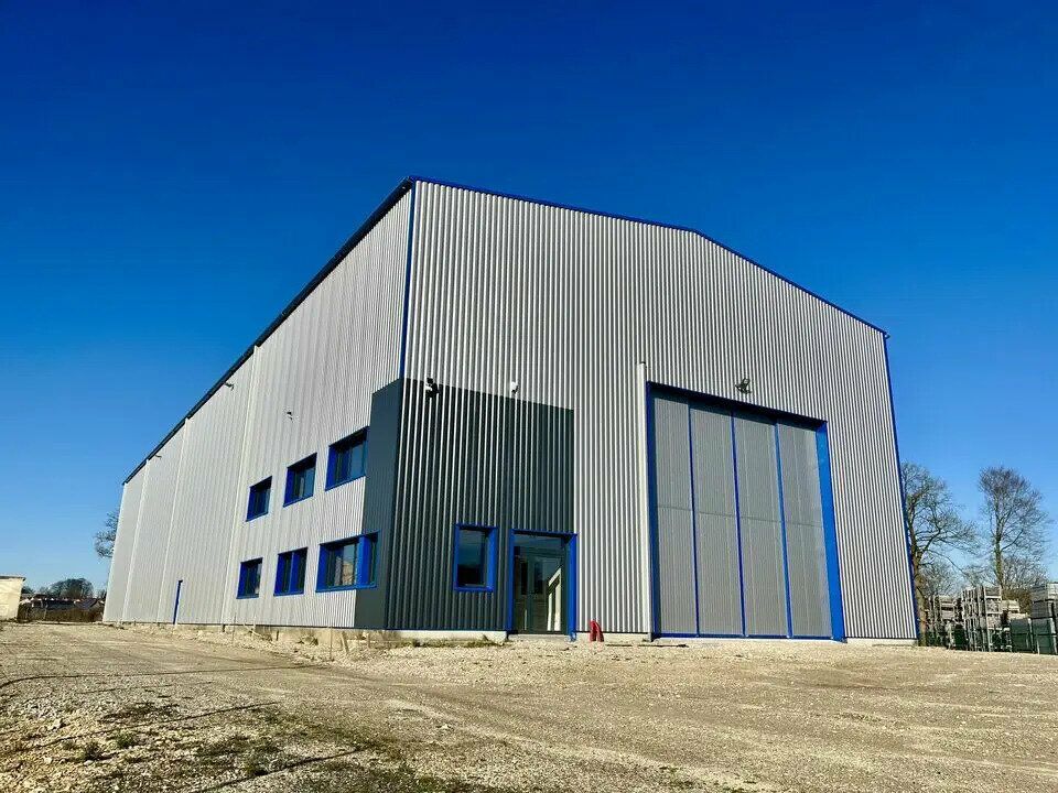 Location entrepot 1650 m² non divisibles