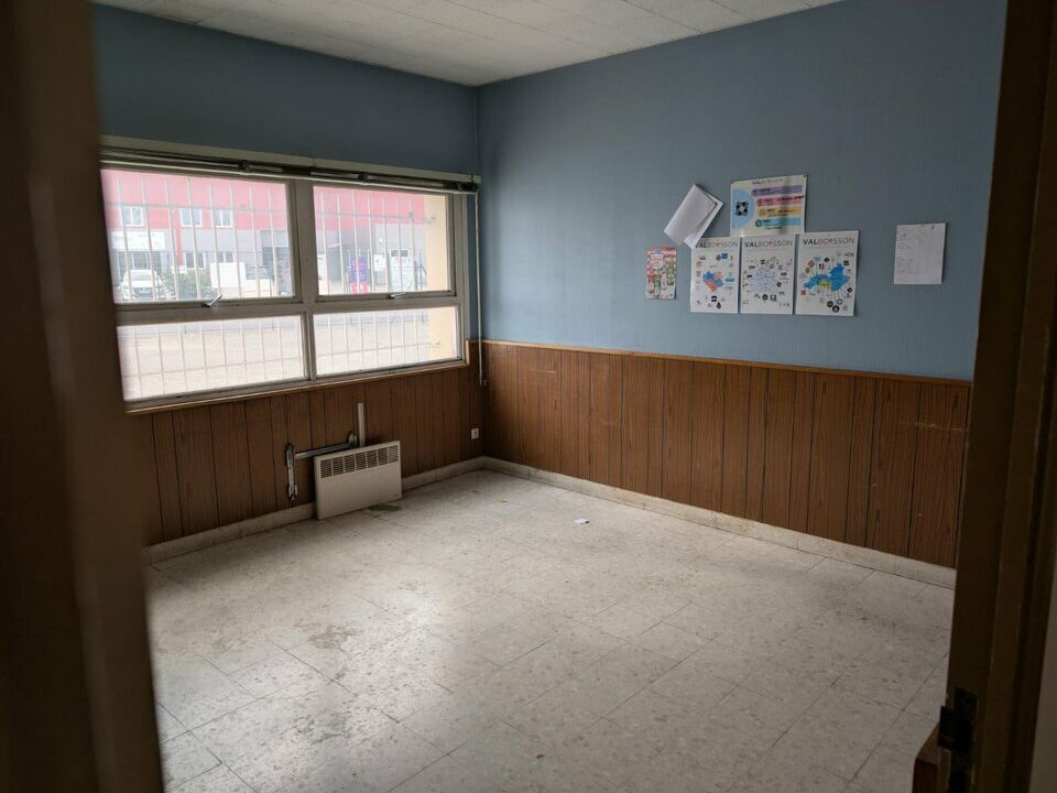 Local commercial avec bureaux attenants