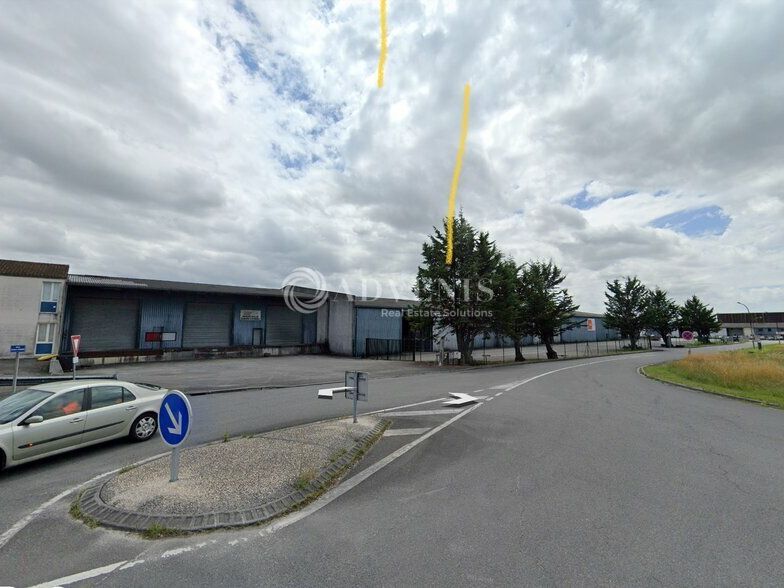 Vente entrepot 11000 m² non divisibles