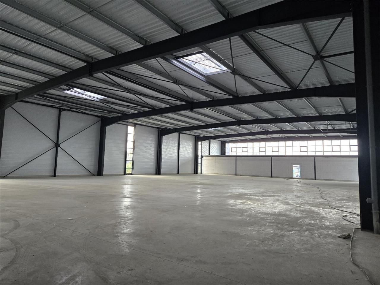 1616 m² dispo à Parçay-meslay