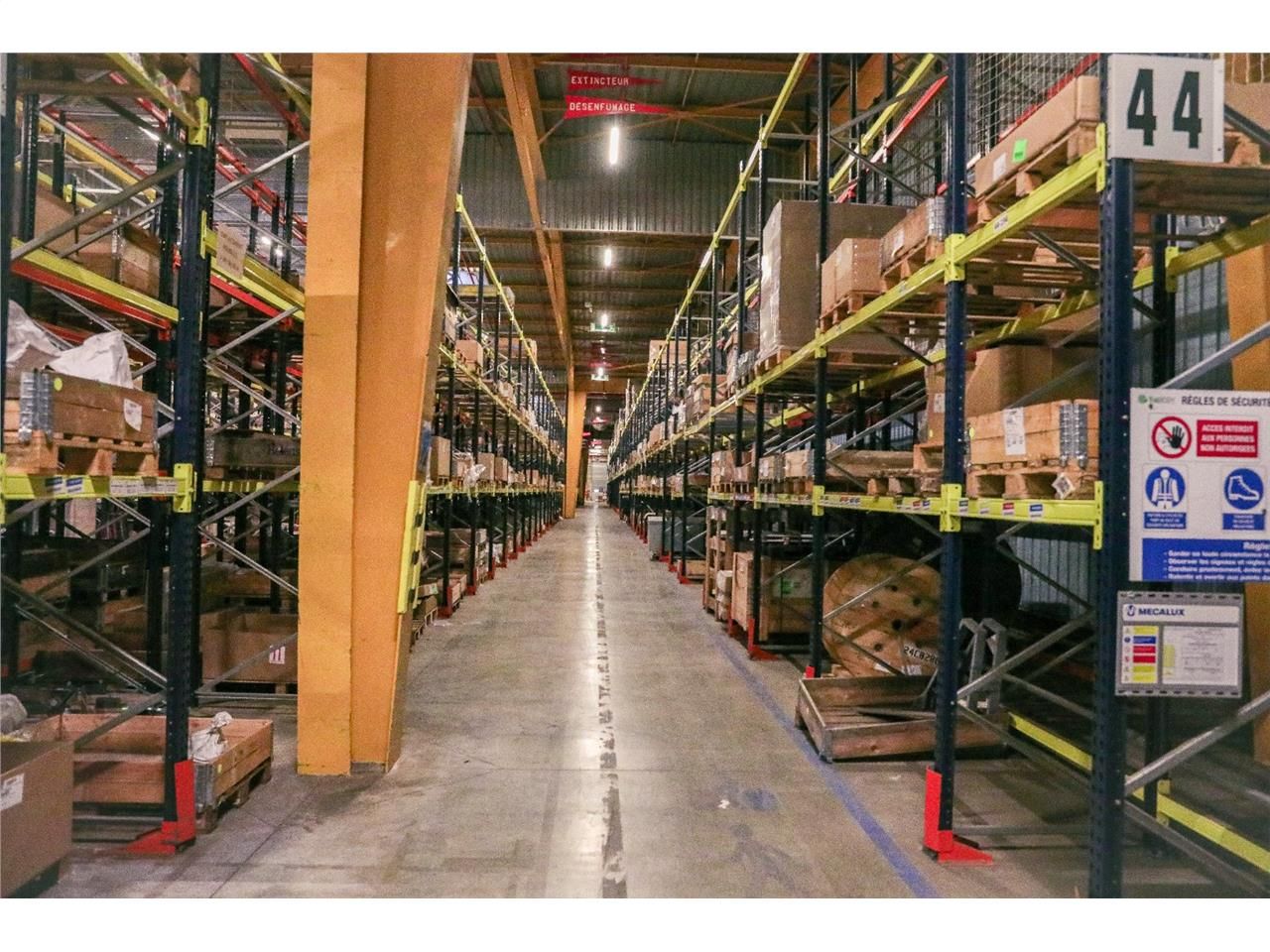 Location local 6645 m² à Joué-lès-Tours