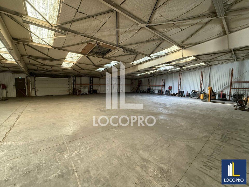 A LOUER - LOCAL D'ACTIVITÉ ENTREPÔT - 1000 M2 - COLOMARS