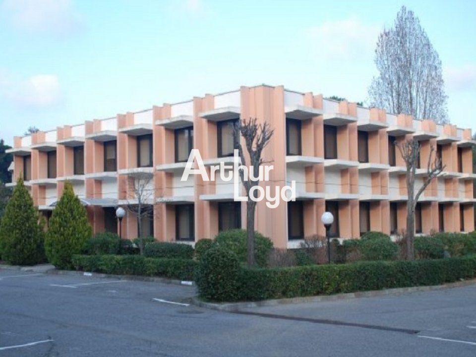 Location bureaux 93.21 m² non divisibles