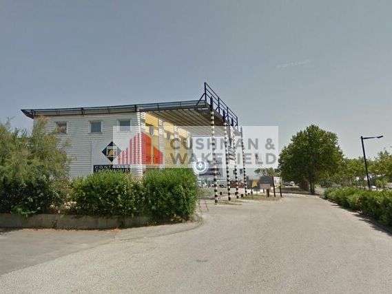 NIMES - LOCAL COMMERCIAL A LOUER