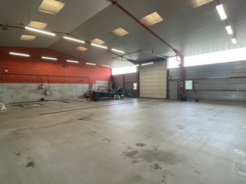 Location entrepots 425 m² non divisibles