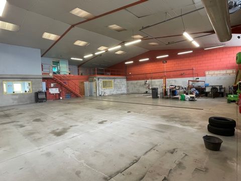 Location entrepots 425 m² non divisibles