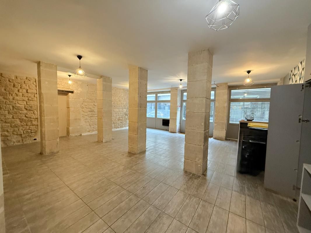 Location local commercial 87 m² non divisibles