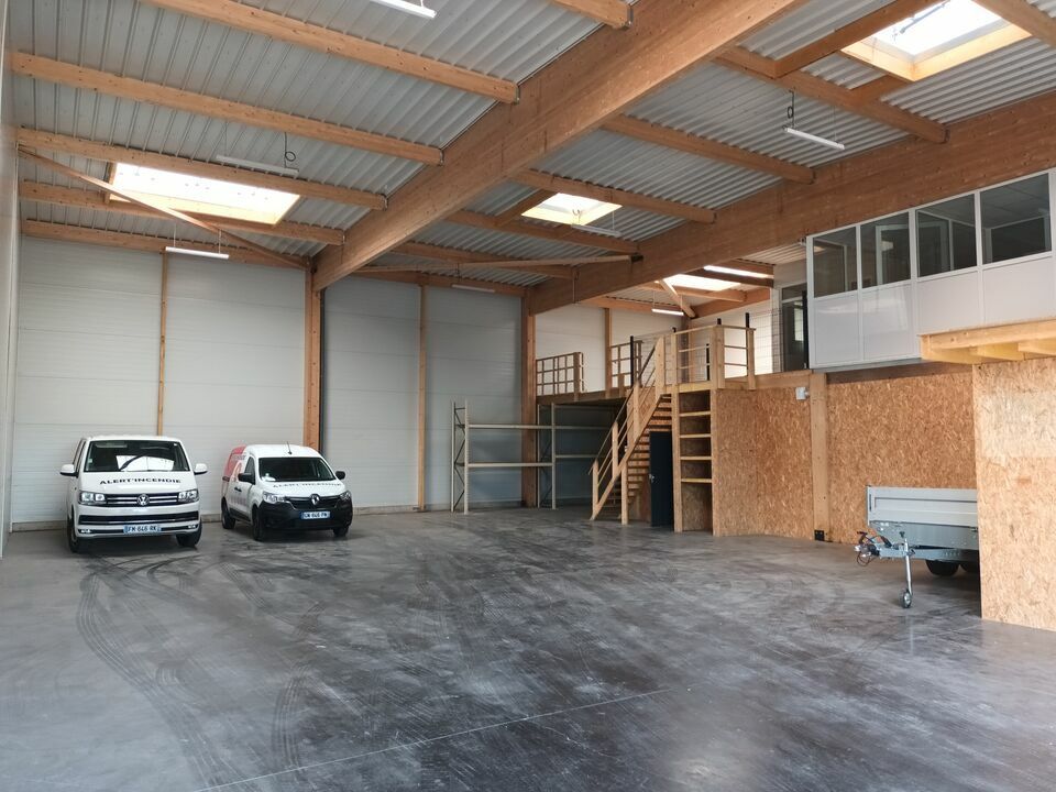Location local d''activites 460 m² non divisibles