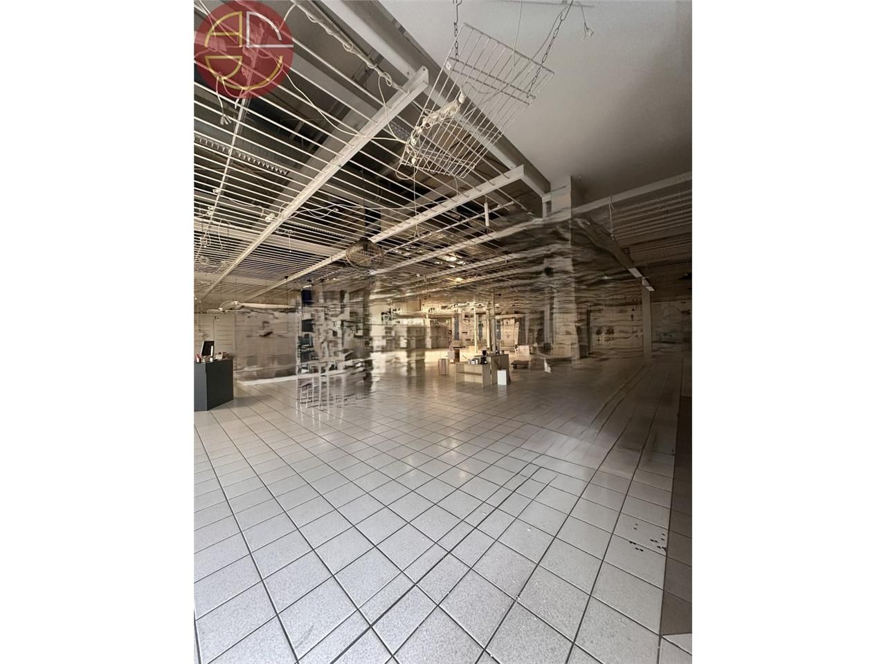 Location local commercial 1100 m² à PORTET-SUR-GARONNE