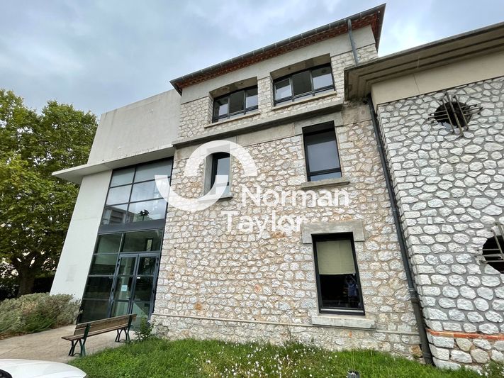 Location bureau - 270 m²