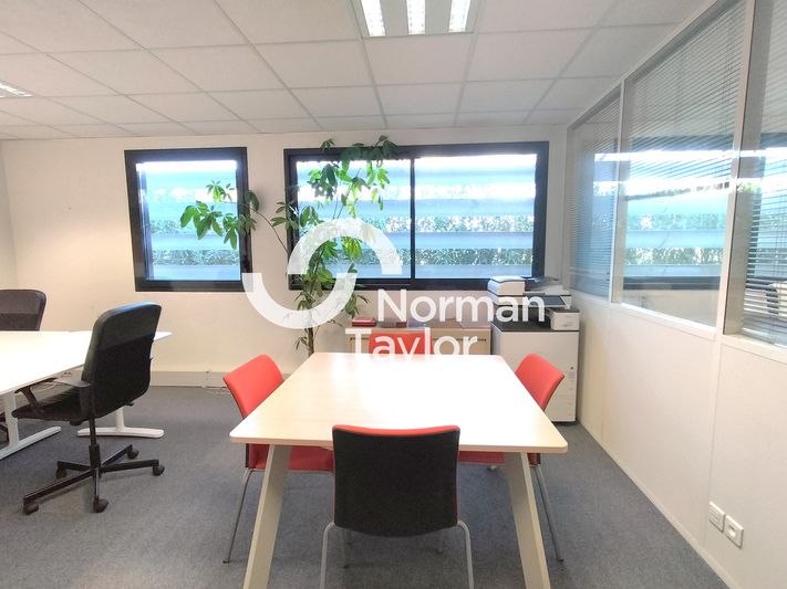 Location bureaux 108 m² divisibles à partir de 24 m²