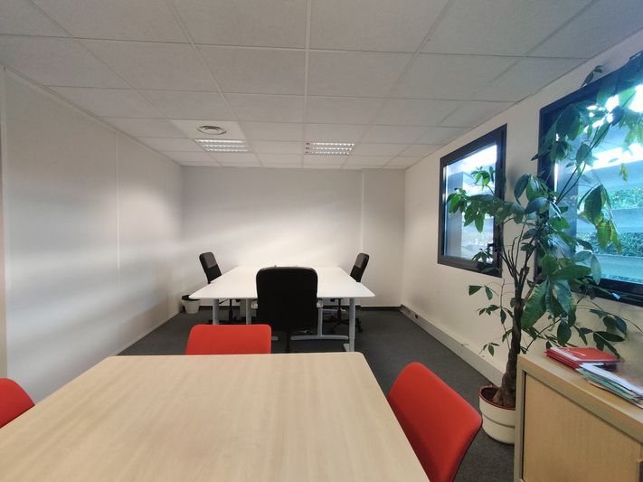 Immeuble de standing avec patio paysagé