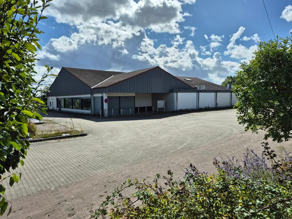 Location local d''activites 1050 m² non divisibles