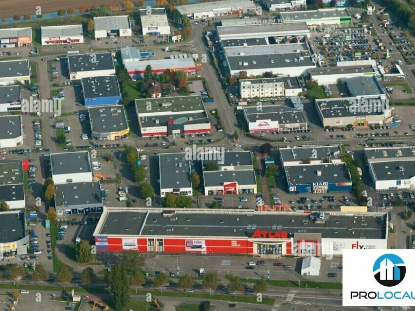 Vente local commercial 1010.01 m² non divisibles