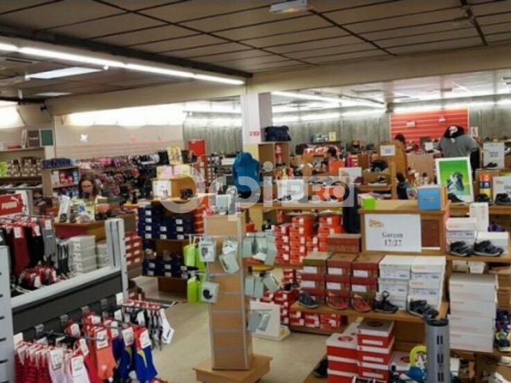 LOCAL COMMERCIAL A VENDRE ET A LOUER - 1 530 m² - RUY-MONTCEAU