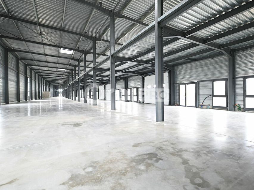 PARC D'ACTIVITE A VENDRE - 1 558 m² - BOURGOIN-JALLIEU