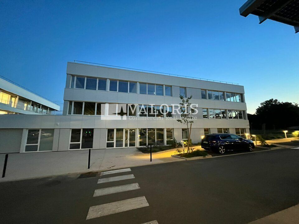 Location bureaux 1053 m² divisibles à partir de 158 m²