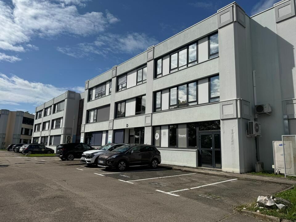 Location bureaux 134.5 m² non divisibles
