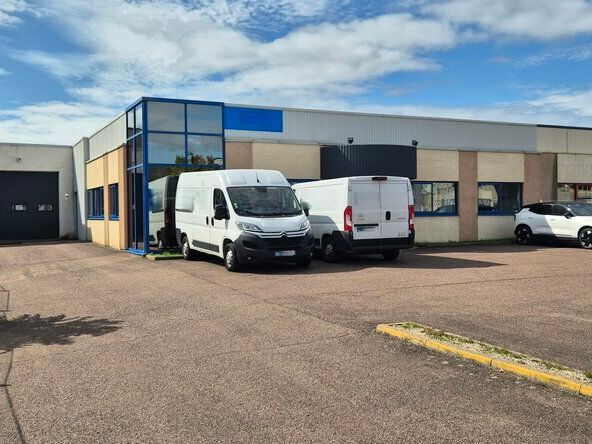Location local d''activites 565 m² non divisibles
