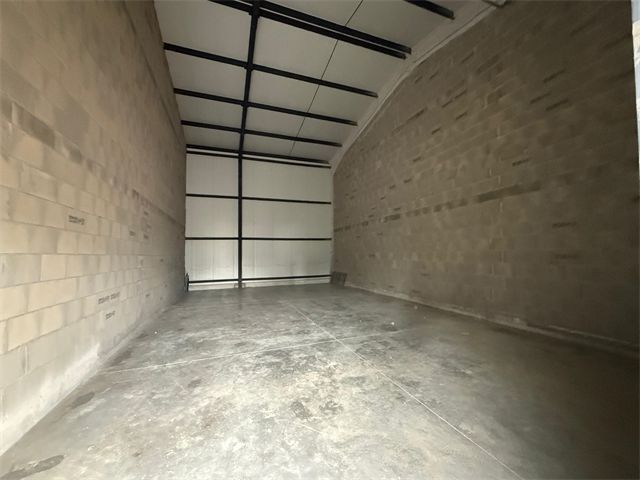 Vente entrepots 137 m² non divisibles