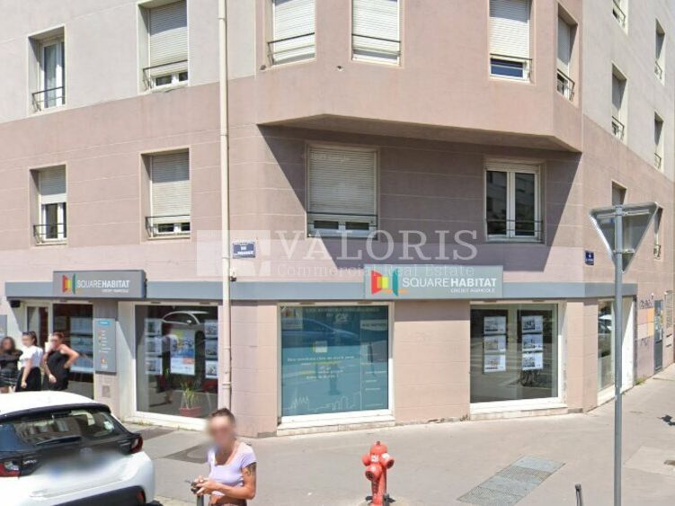 Location local commercial 91.7 m² non divisibles