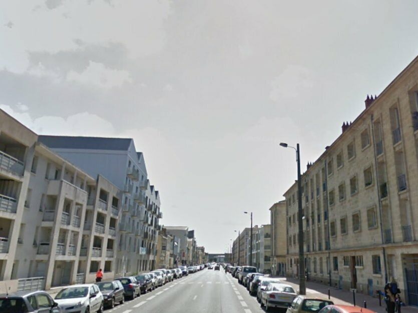 Local d'activité / commercial de 689 m² entre les Chartrons et Bacalan