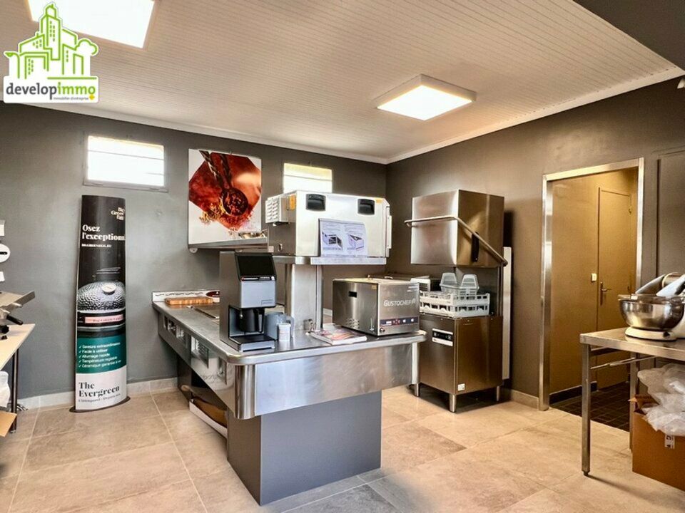 MURS COMMERCIAUX LIBRES 