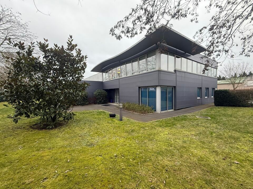 Location local d''activites 1934 m² non divisibles