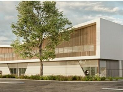 Vente local d''activites 1848 m² divisibles à partir de 264 m²