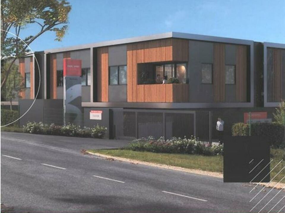 Vente local d''activites 7407 m² divisibles à partir de 358 m²