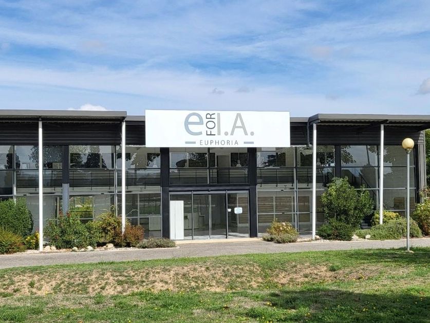 Location entrepôts 2059 m² divisibles à partir de 1222 m²