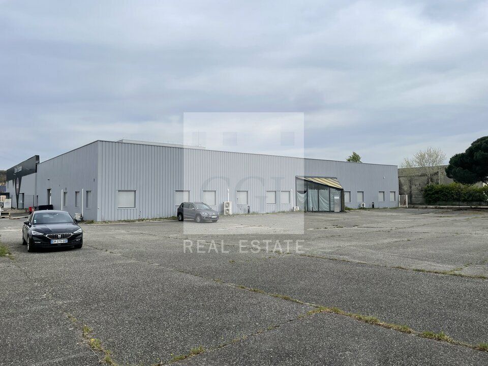 Vente local d''activites 1265 m² non divisibles