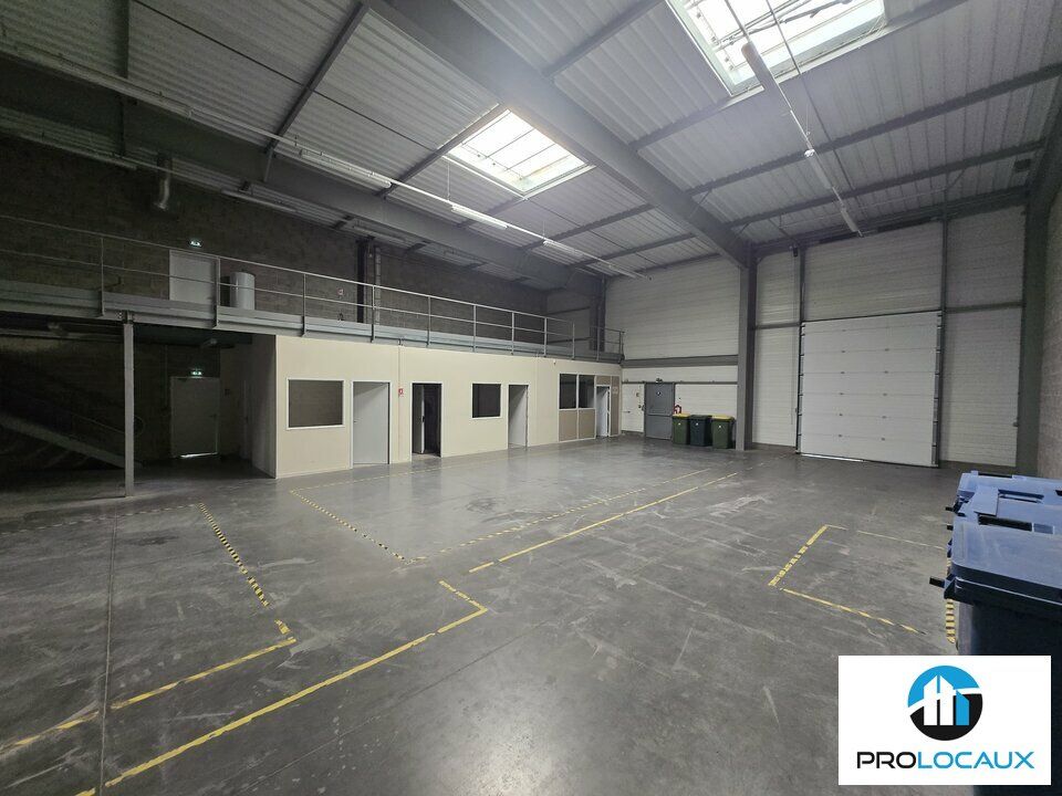 Location local d''activites 1075 m² non divisibles