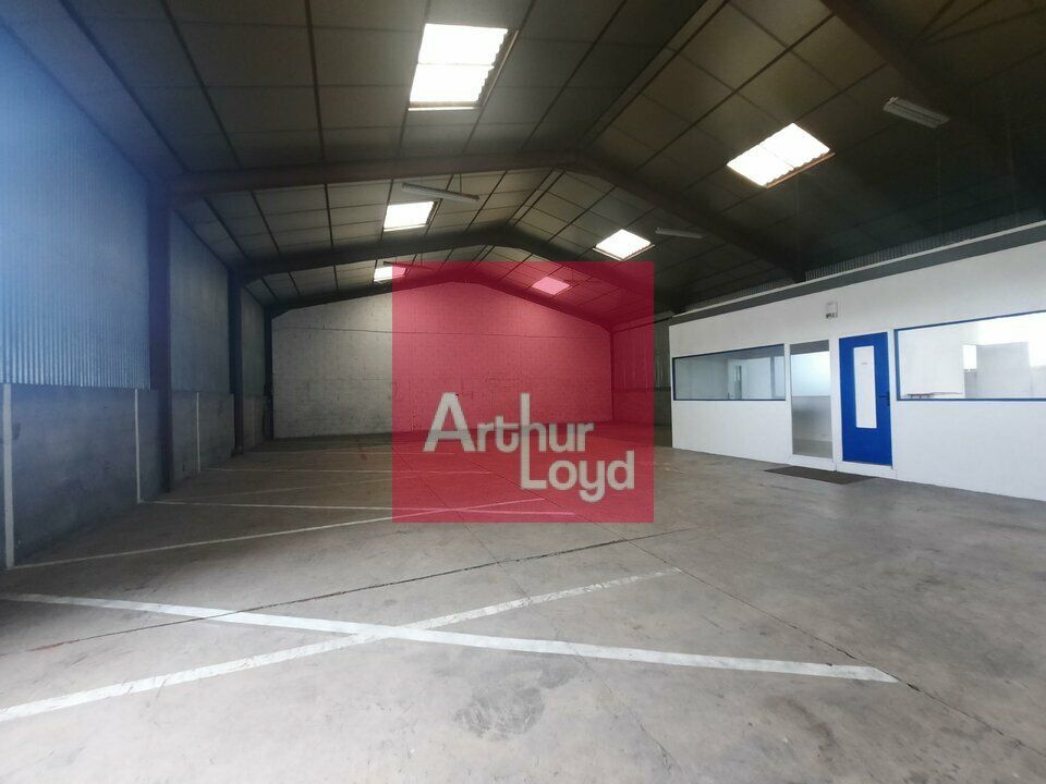 Vente entrepot 305 m² non divisibles
