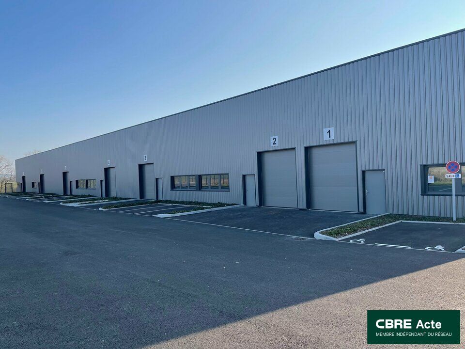 Location local d''activites 649 m² divisibles à partir de 259 m²
