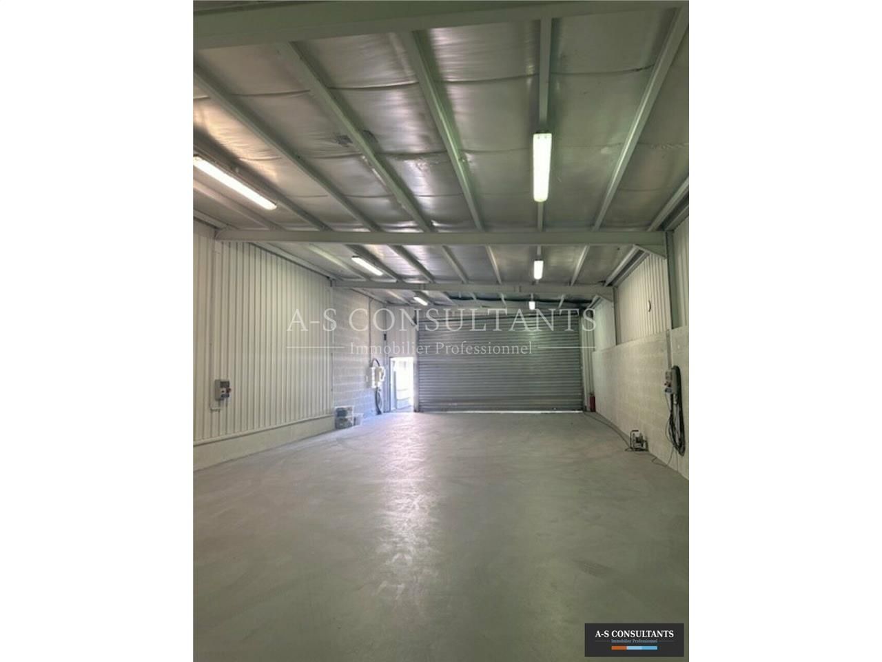 Location entrepot 160 m² non divisibles