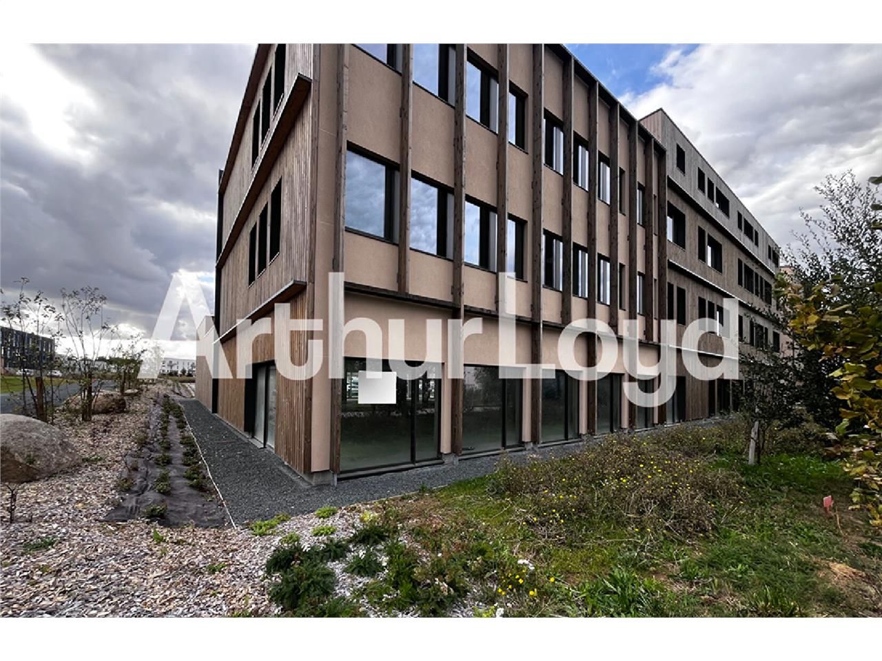Vente bureaux 526.00 m² à EPRON