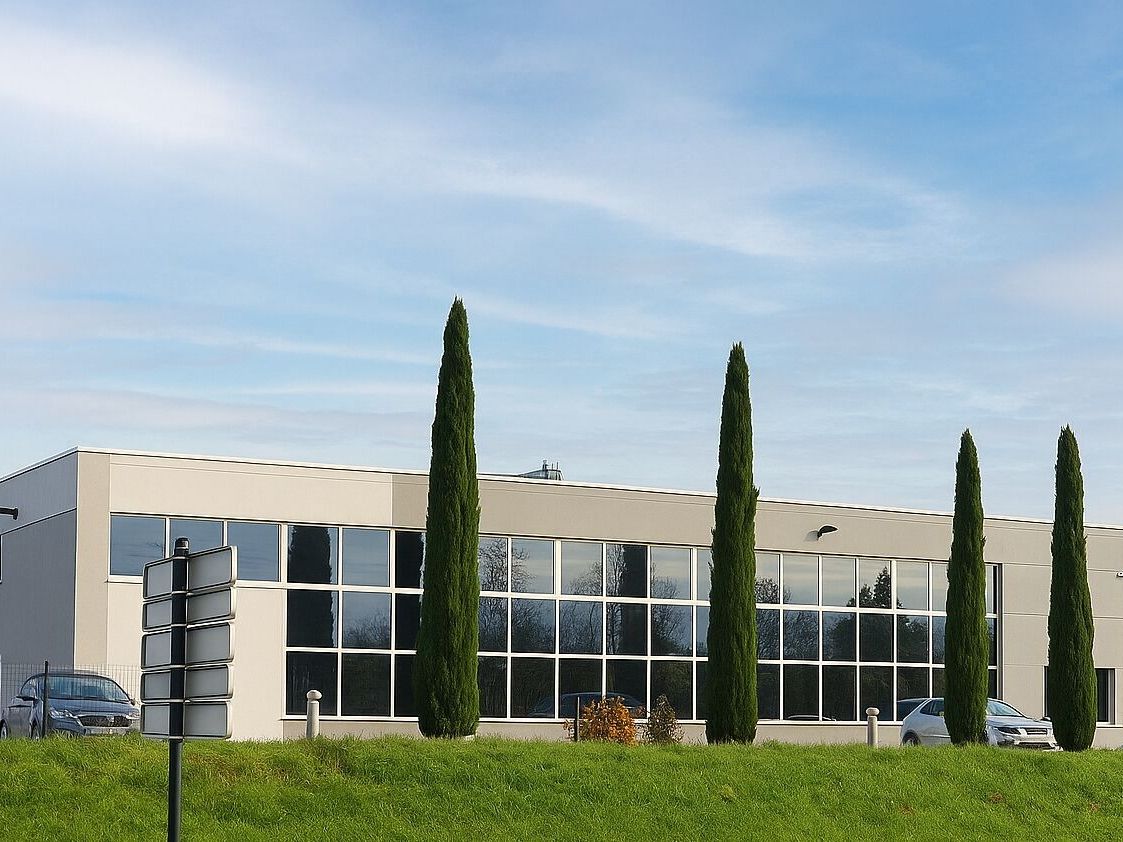 Location bureaux 640.00 m² à BORDEAUX