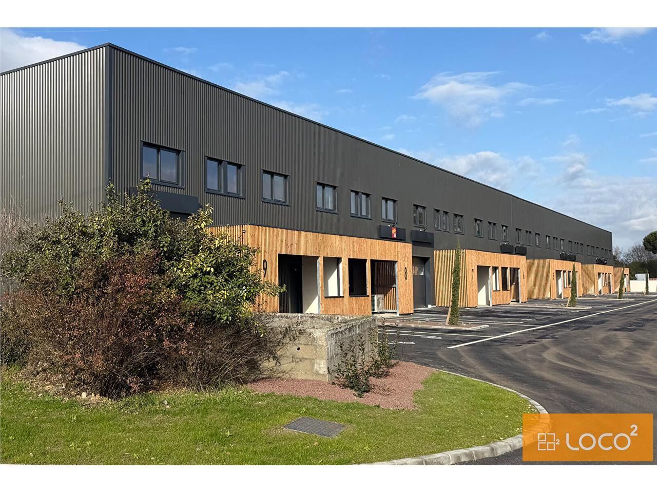 Location local 1602.00 m² à LAUNAGUET