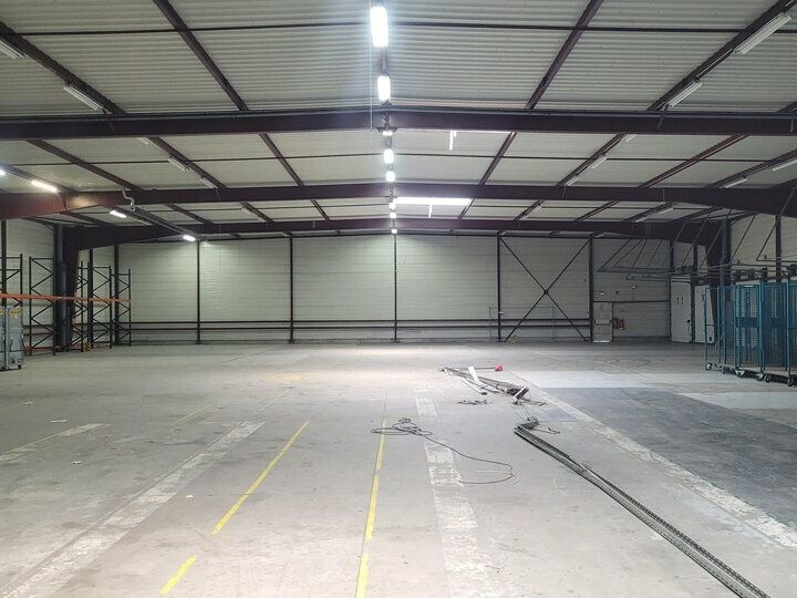 Location activité/entrepôt - 1816 m²