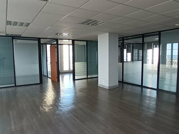 Beaux bureaux - Vue mer - Emplacement exceptionnel.